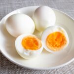 茹で卵が殻にくっ付く理由｜時短料理に繋がる茹で卵の簡単剥き方