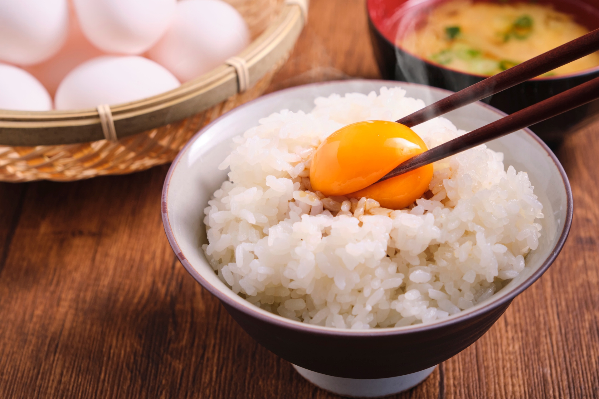 卵かけごはん」を楽しくするおススメ醤油｜大分県のカトレア醤油 | 若